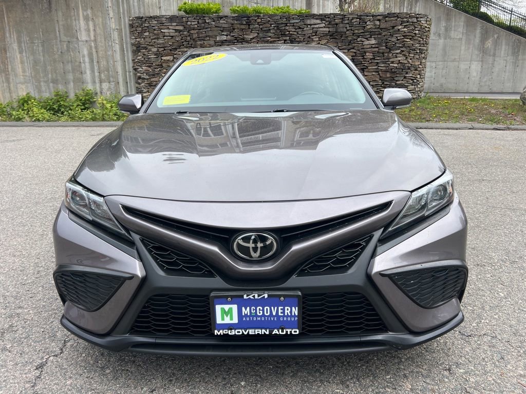 Used 2022 Toyota Camry SE FWD image 8