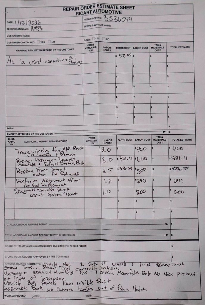 Used 2011 Chevrolet Suburban LT image 2