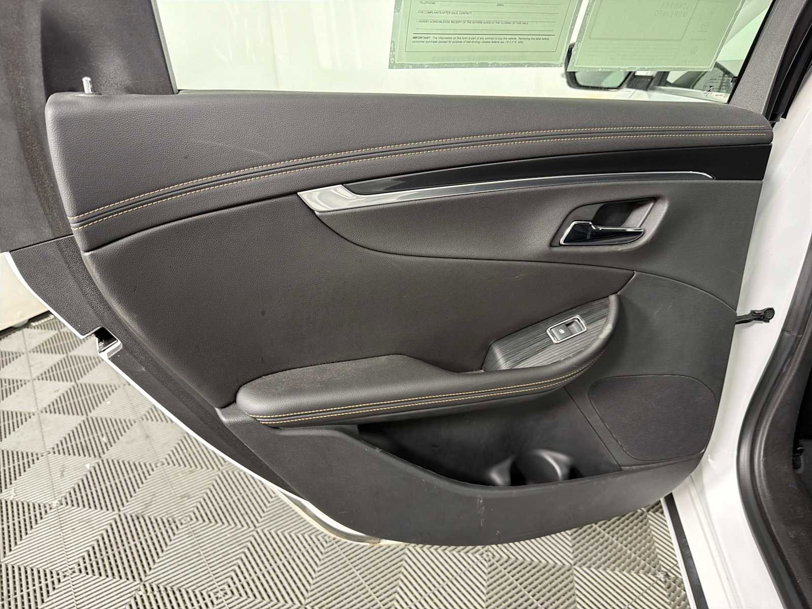 Used 2019 Chevrolet Impala LT FWD image 19