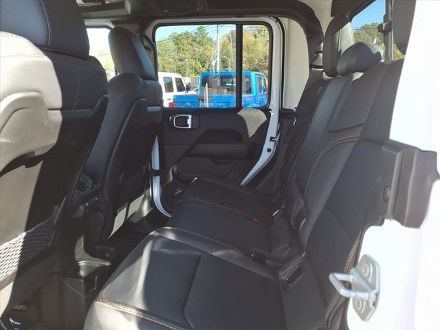 New 2025 Jeep Gladiator Sport image 11