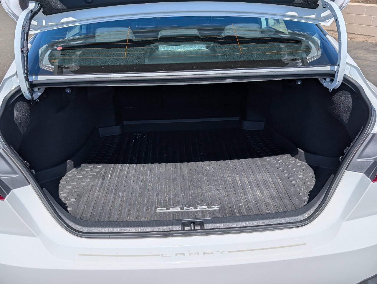 Used 2026 Toyota Camry LE image 9