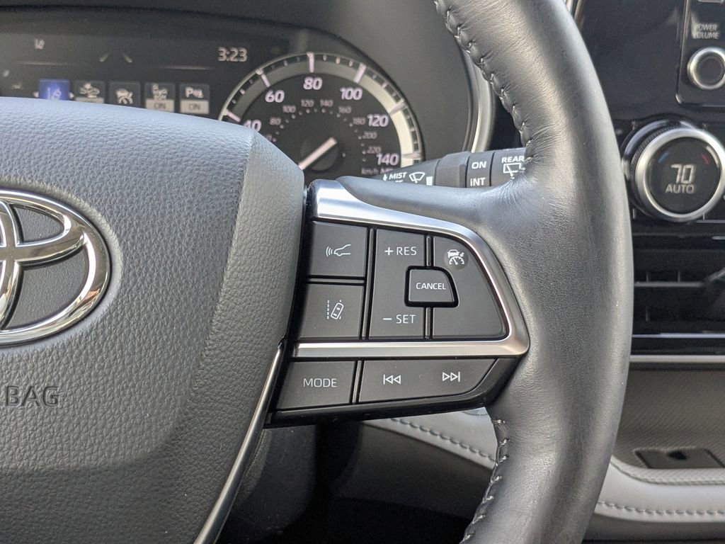 Used 2021 Toyota Highlander Limited image 28