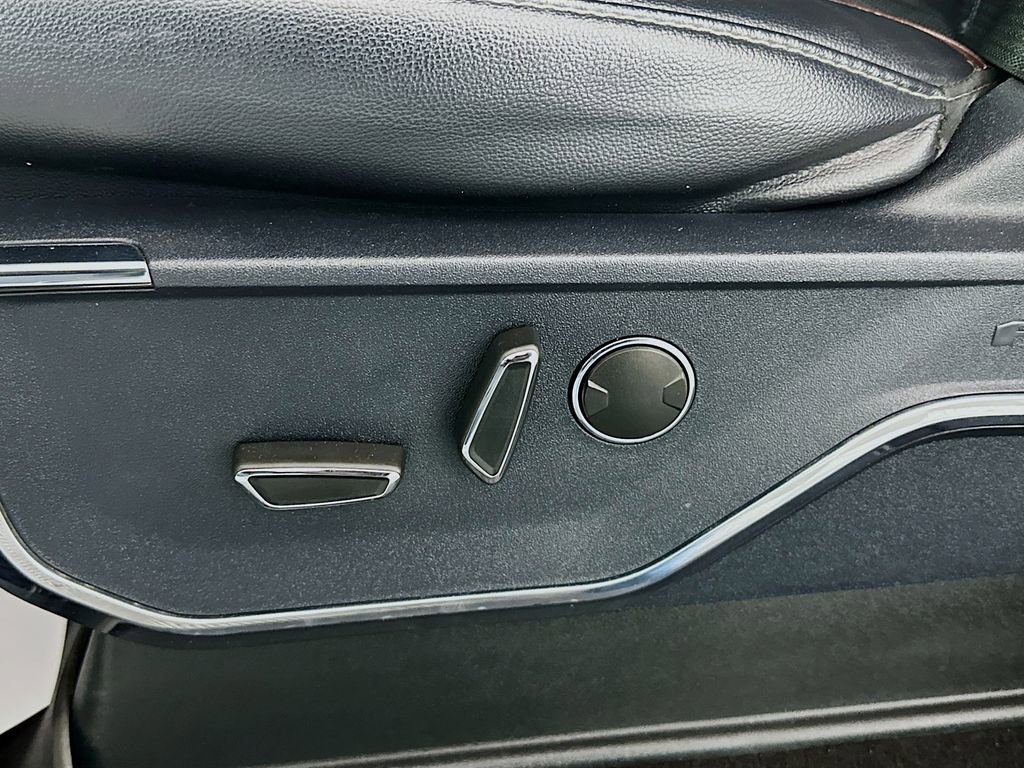 Used 2021 Ford F150 Lariat w/ Equipment Group 502A High image 19