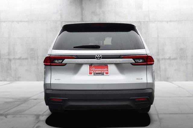 Used 2025 Toyota Grand Highlander XLE 4D Sport Utility image 6