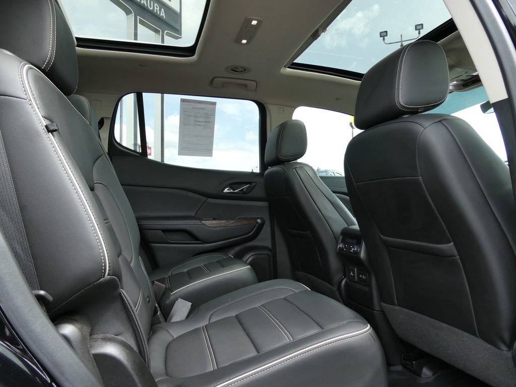 Used 2021 GMC Acadia Denali w/ Denali Technology Package AWD/4WD image 16