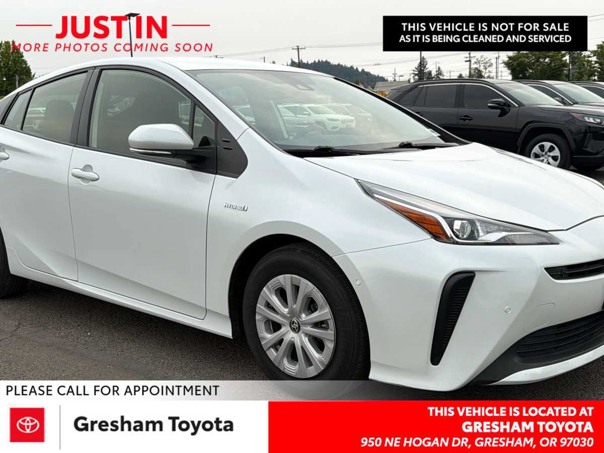 Used 2022 Toyota Prius LE FWD image 1