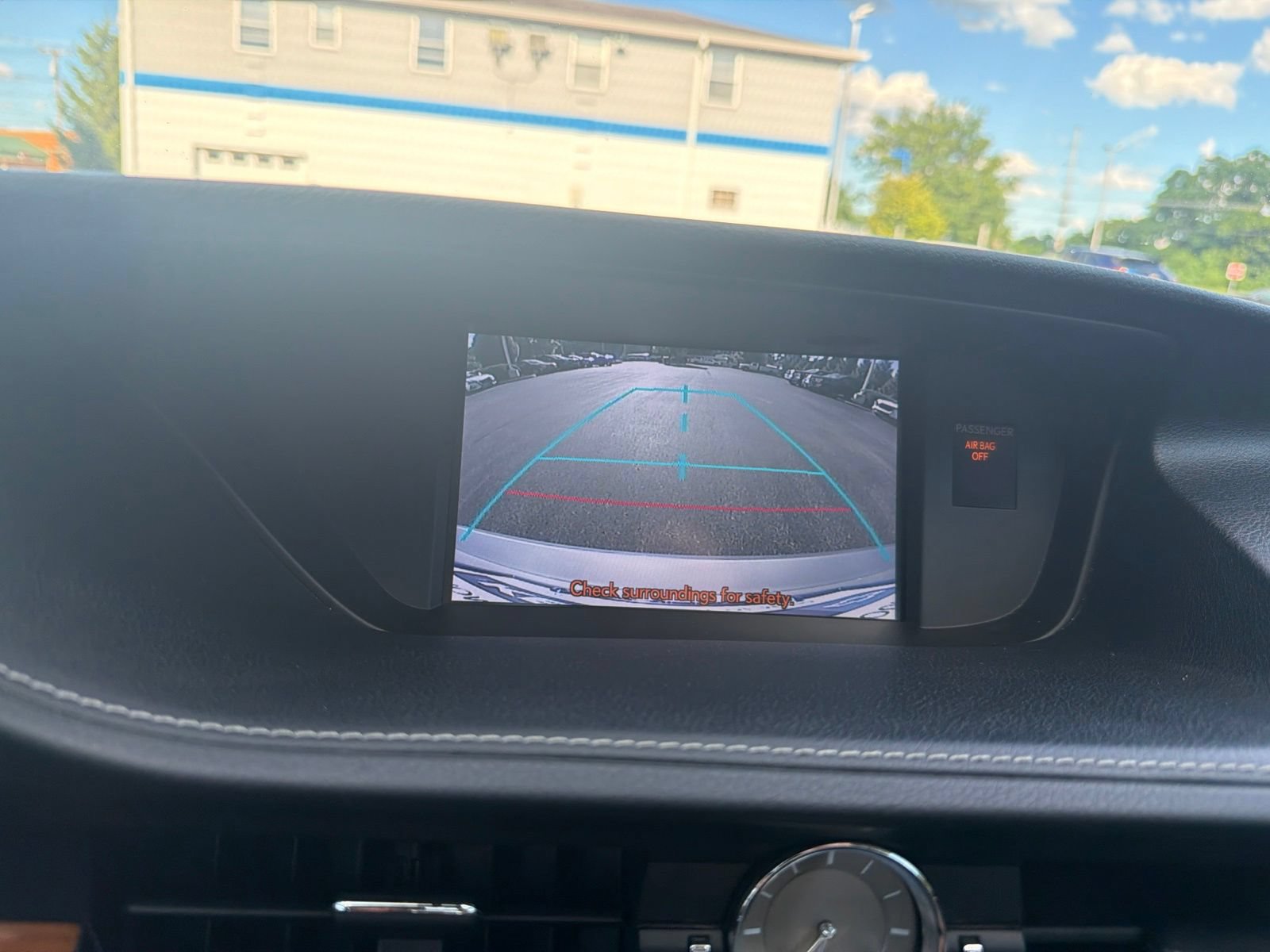 Used 2013 Lexus ES 300h w/ Luxury Pkg FWD image 17