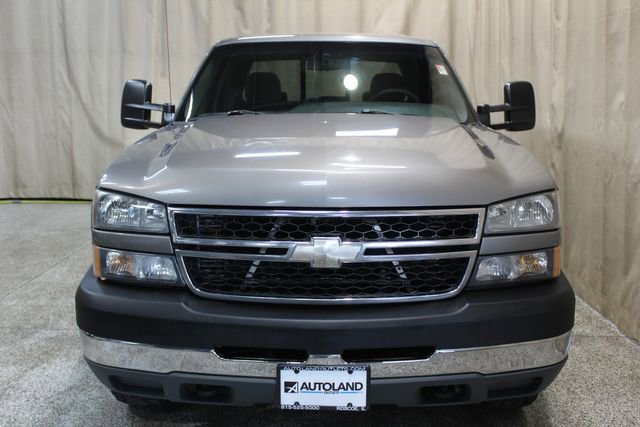 Used 2006 Chevrolet Silverado 2500 W/T w/ Heavy-Duty Power Package image 8