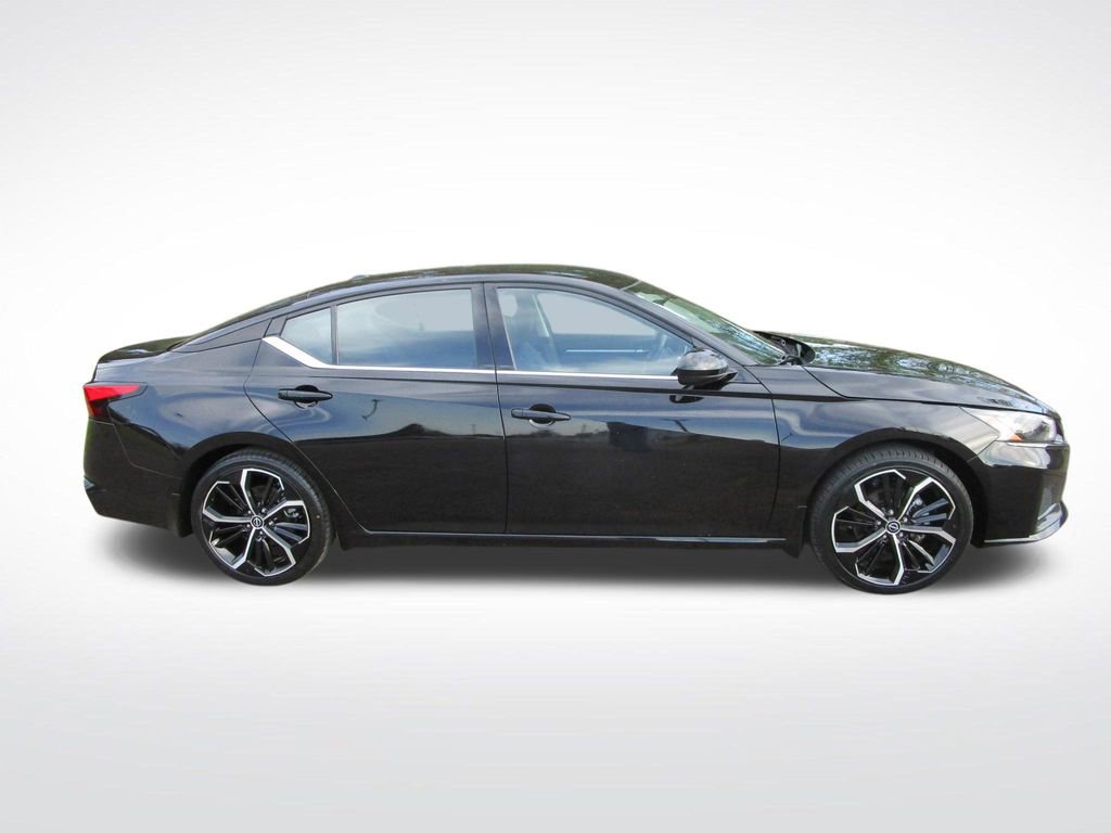 Used 2023 Nissan Altima 2.5 SR image 6