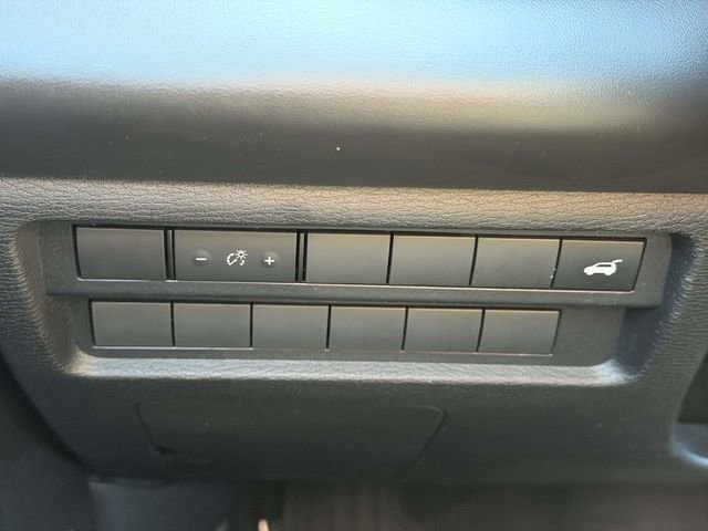 Used 2023 Mitsubishi Outlander SE image 15