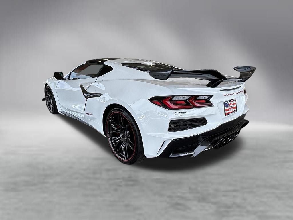 Used 2024 Chevrolet Corvette Z06 w/ Z07 Performance Package RWD image 7