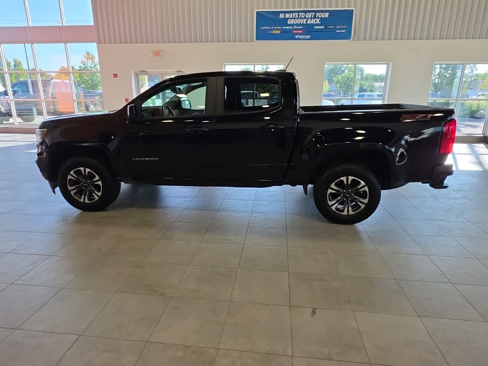 Used 2022 Chevrolet Colorado Z71 AWD/4WD image 15