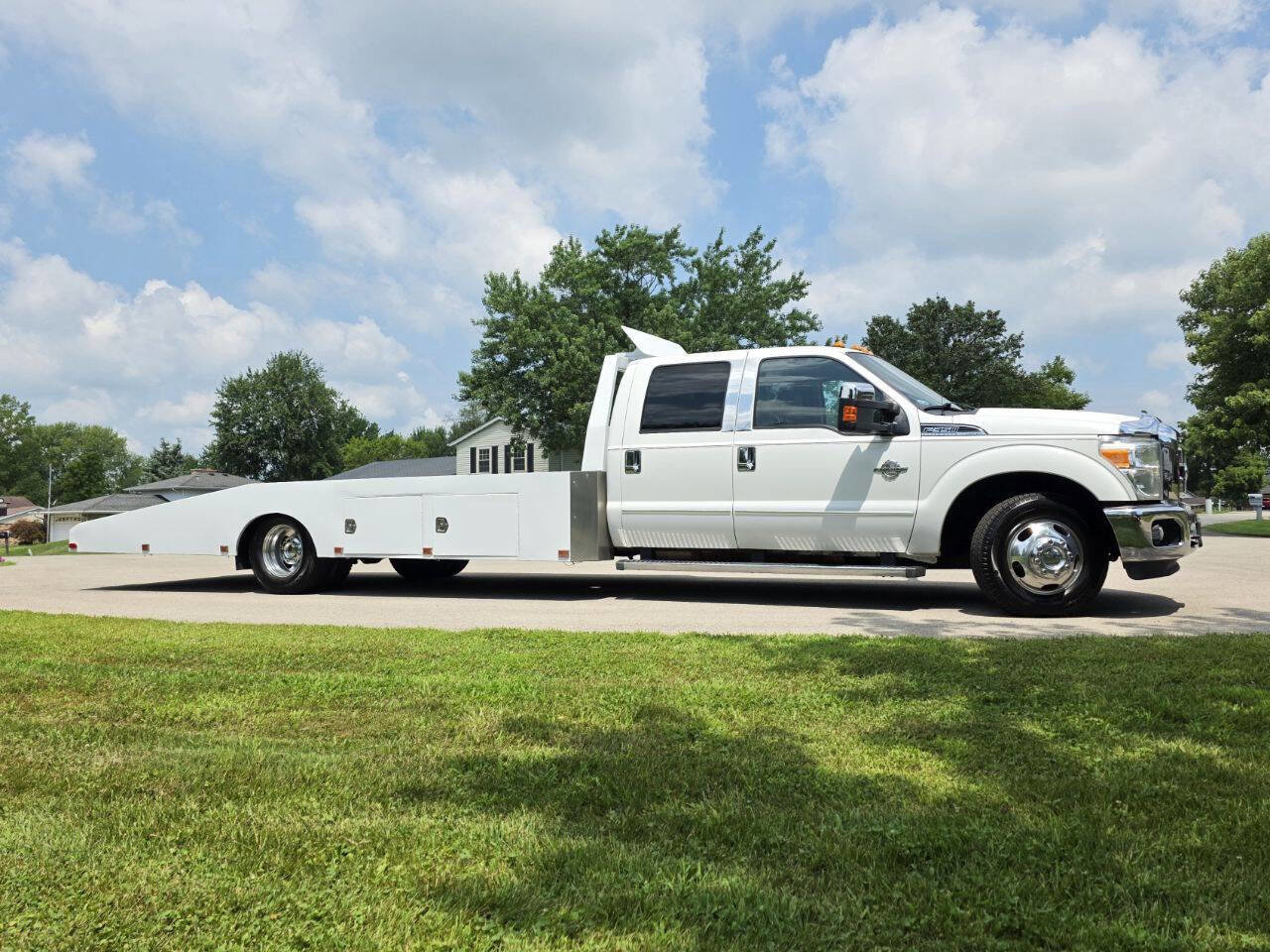 Used 2012 Ford F350 Lariat w/ Lariat Interior Pkg image 3