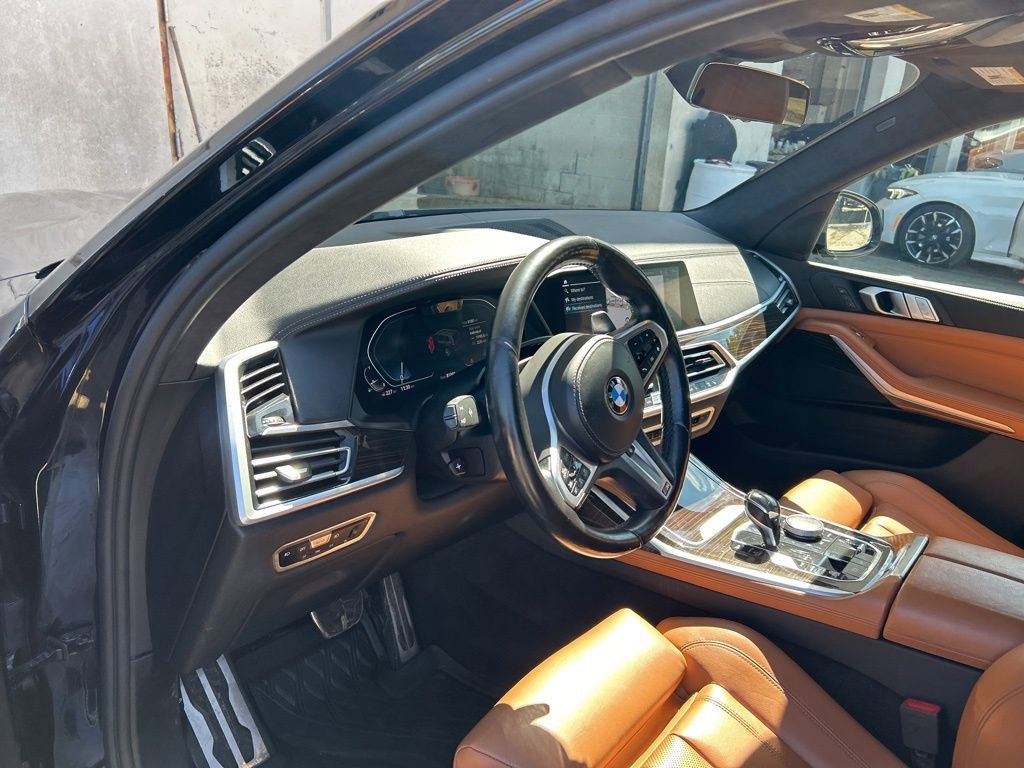 Used 2021 BMW X7 xDrive40i w/ M Sport Package image 4