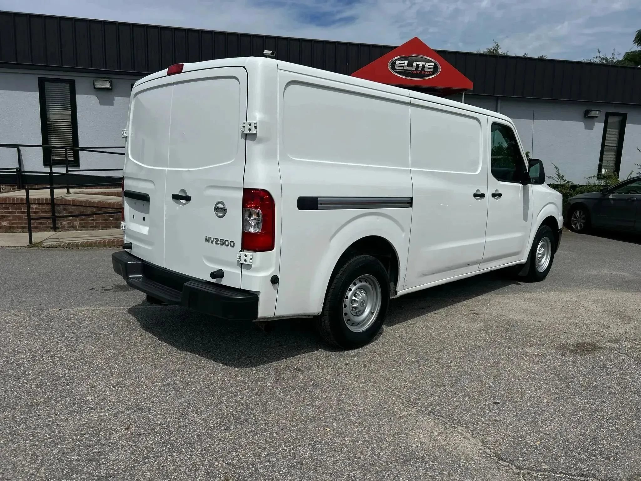 Used 2016 Nissan NV 2500 S w/ Power Package RWD image 7
