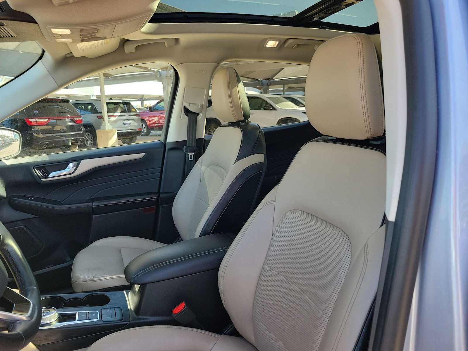 Used 2022 Ford Escape SEL w/ Technology Package image 19