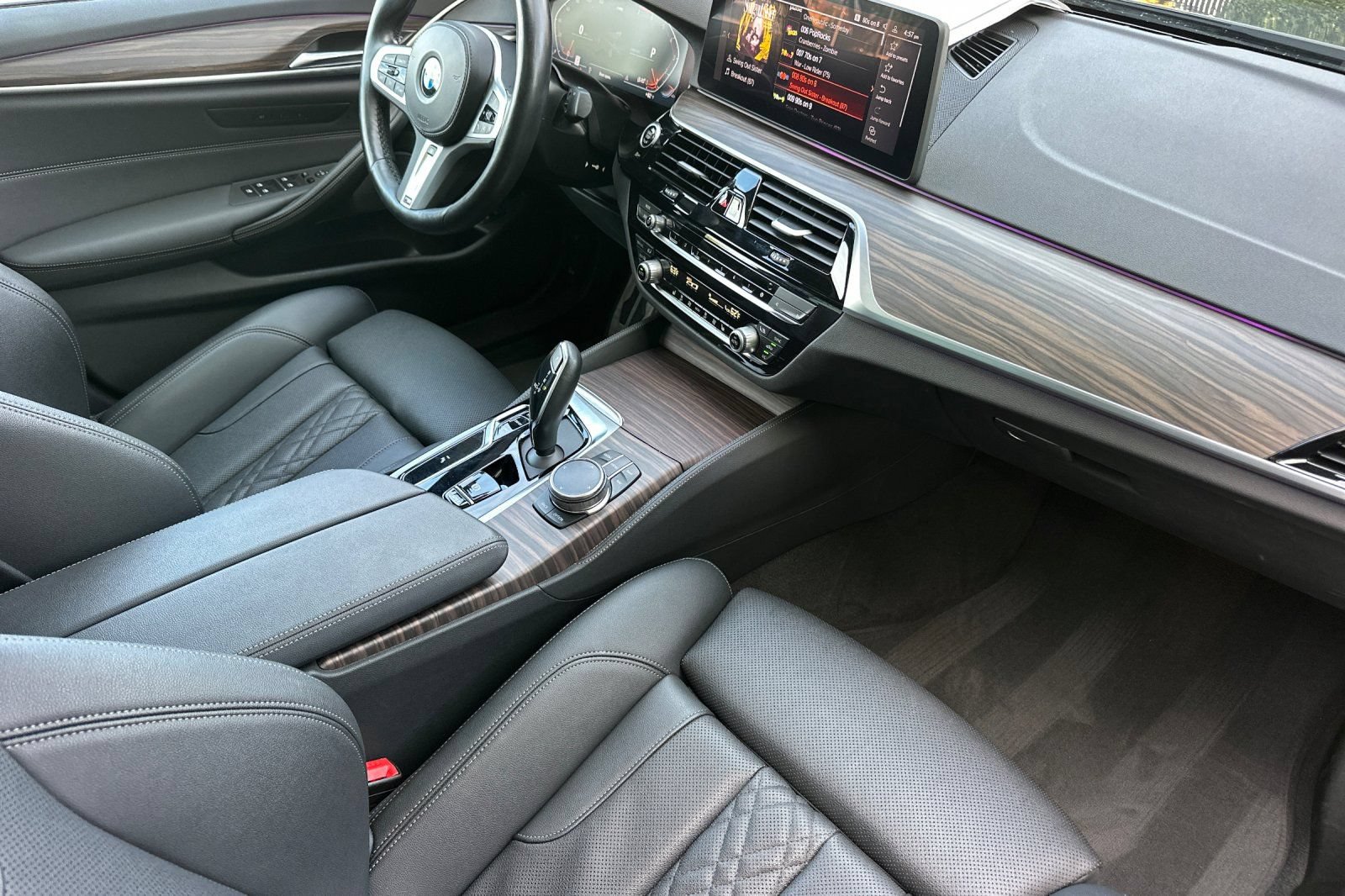 Used 2023 BMW 530i w/ M Sport Package RWD image 15