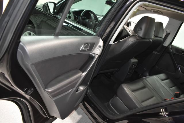 Used 2017 Volkswagen Tiguan Wolfsburg Edition AWD/4WD image 25