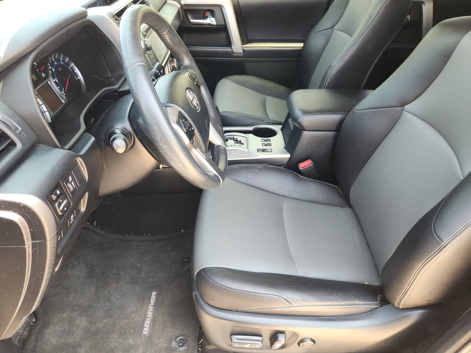 Used 2018 Toyota 4Runner SR5 Premium AWD/4WD image 16