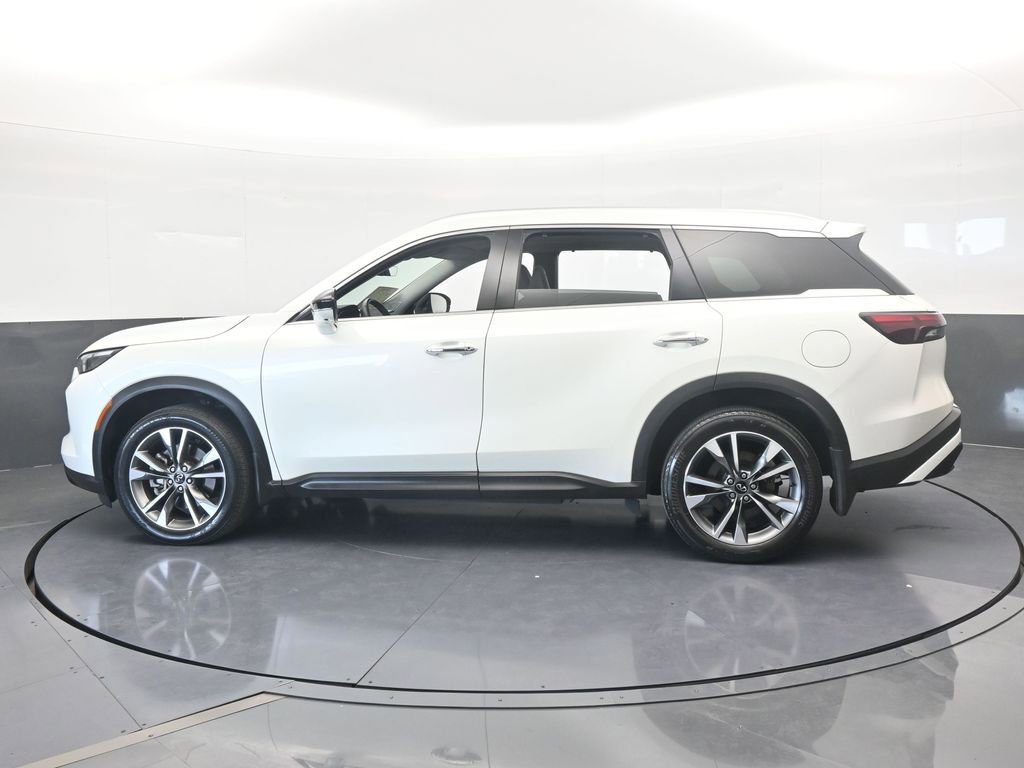 Used 2023 INFINITI QX60 Luxe w/ Performance Audio Package image 3