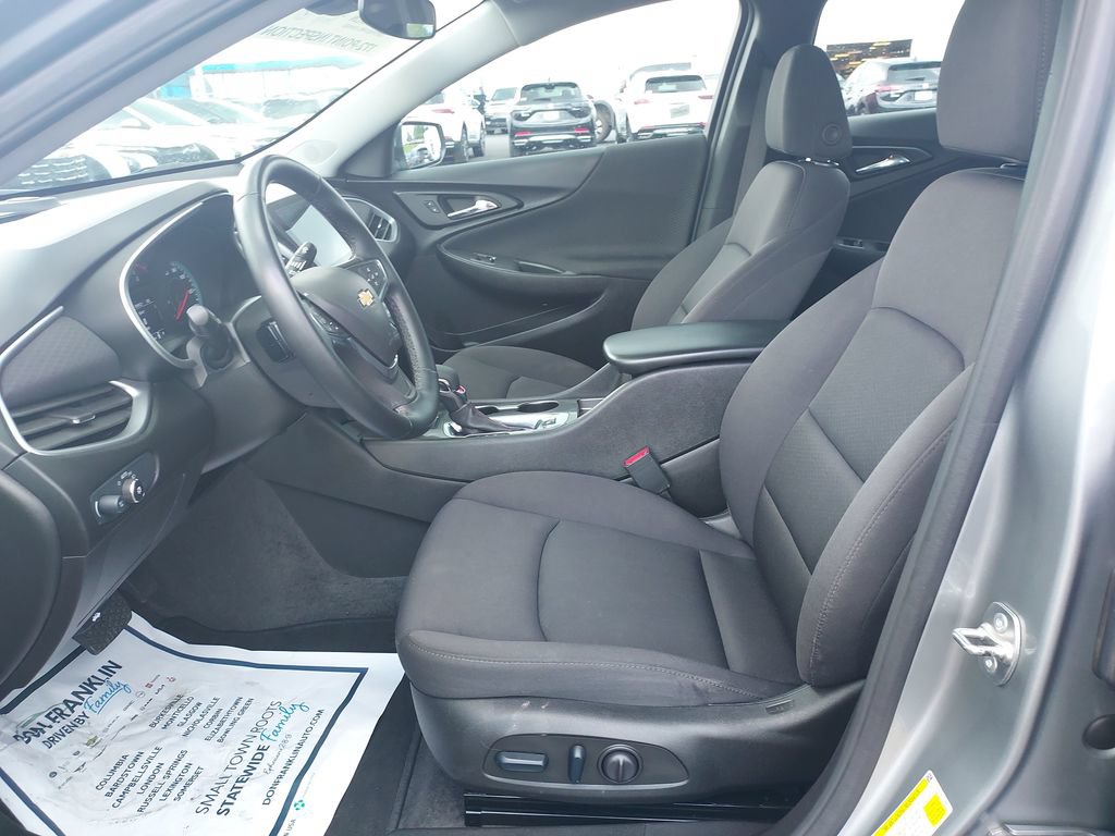Used 2024 Chevrolet Malibu RS FWD image 13