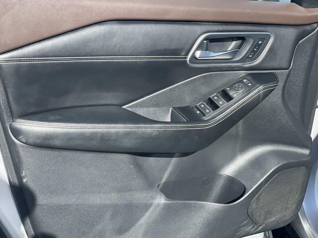 Used 2021 Nissan Rogue SL w/ Premium Package image 19