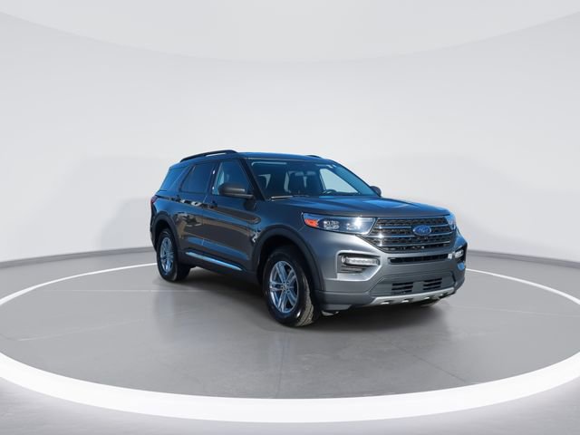 Used 2023 Ford Explorer XLT w/ Equipment Group 202A image 2