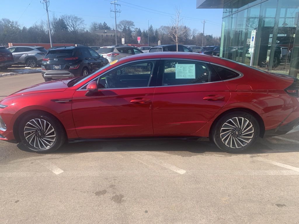 Certified 2025 Hyundai Sonata SEL image 2