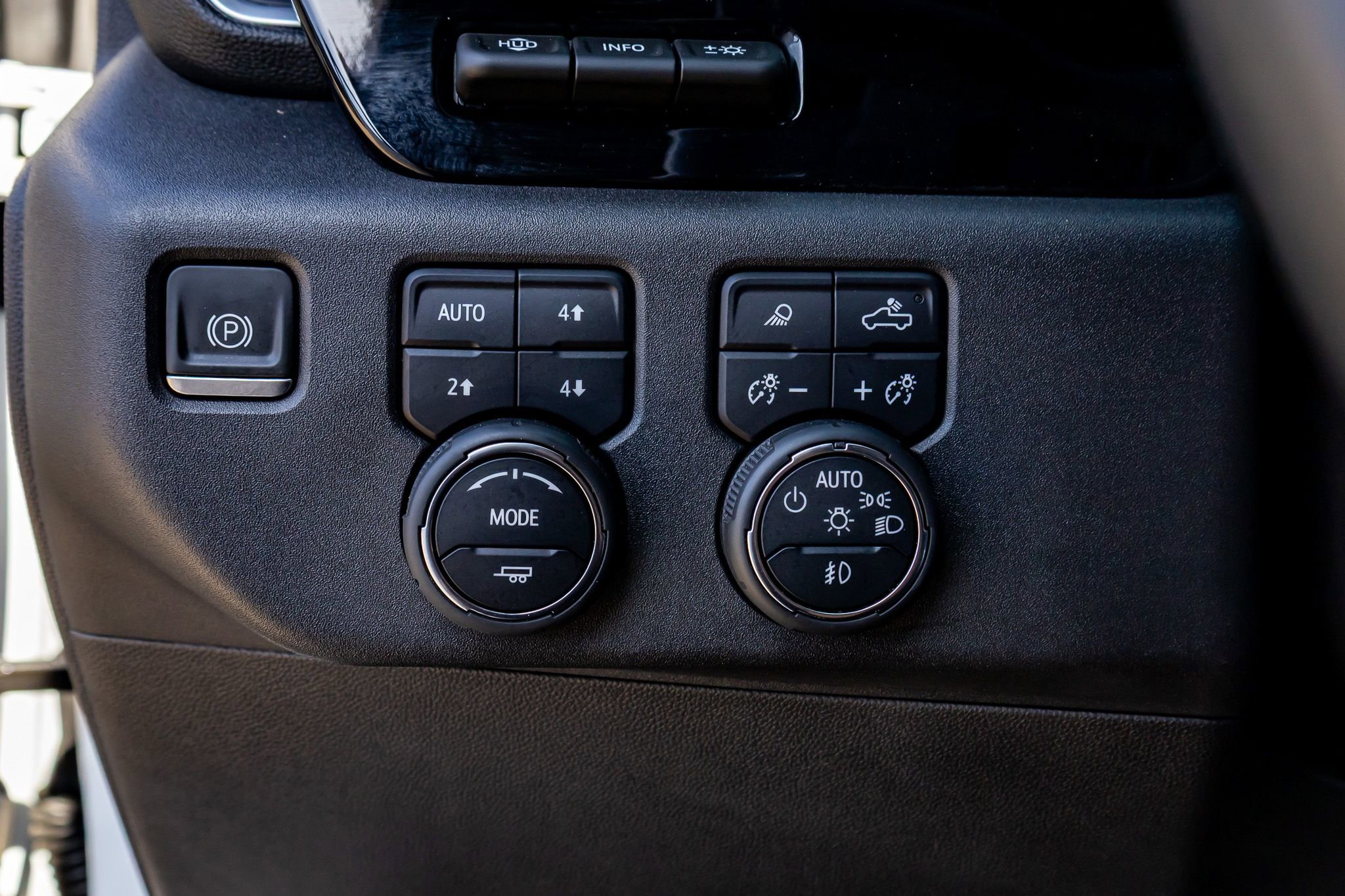 Used 2024 Chevrolet Silverado 1500 High Country w/ Technology Package image 21