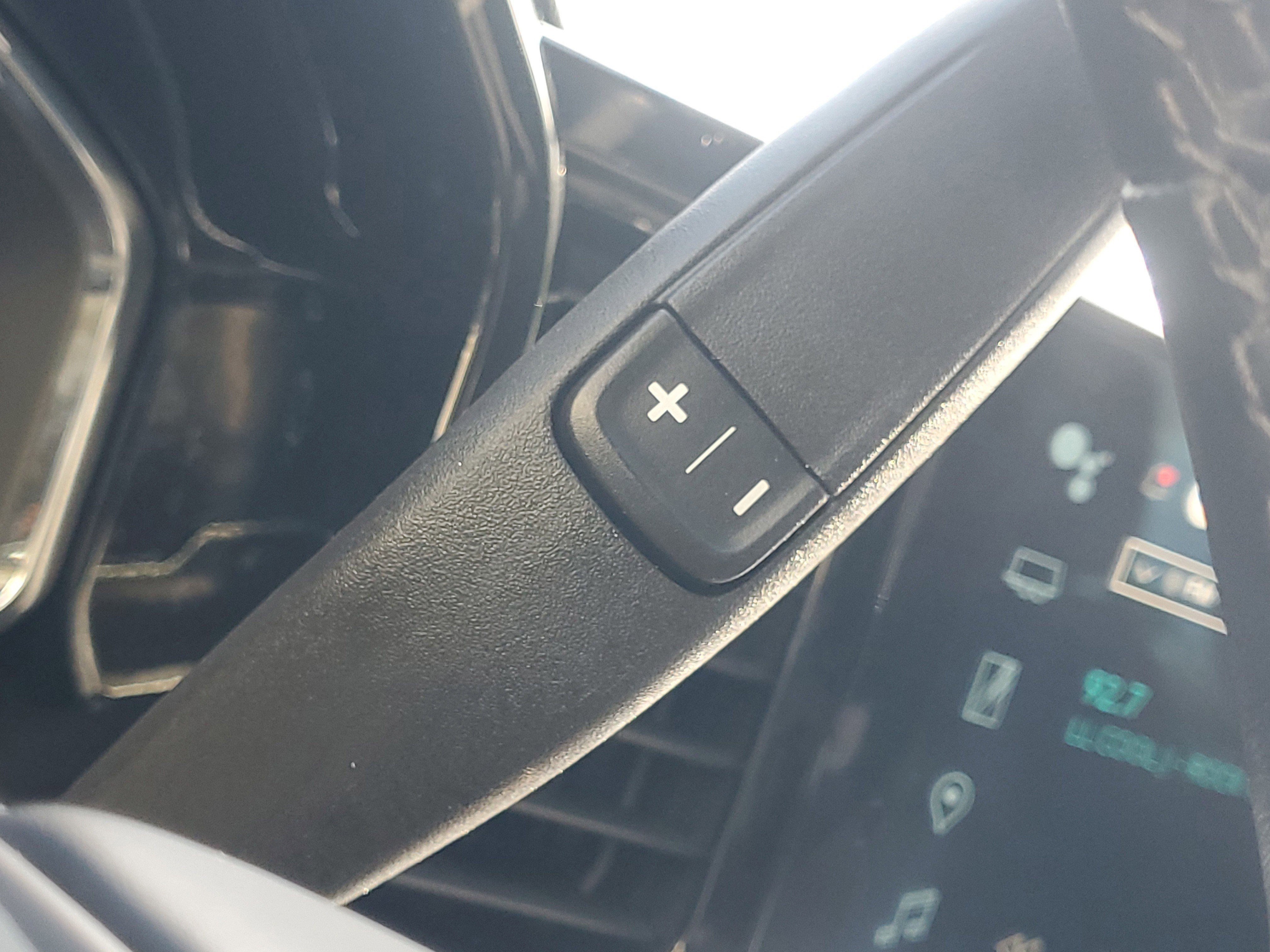 Used 2025 Chevrolet Silverado 1500 LT image 29