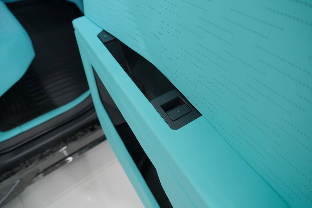 Used 2025 Tesla Cybertruck AWD Crew Cab image 46