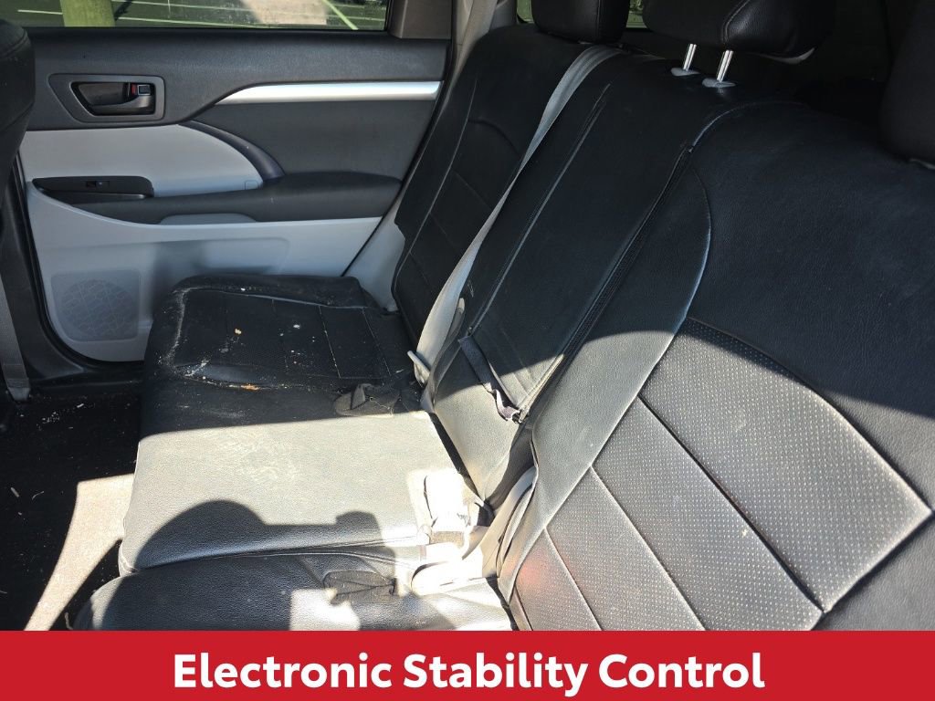 Used 2019 Toyota Highlander LE image 18