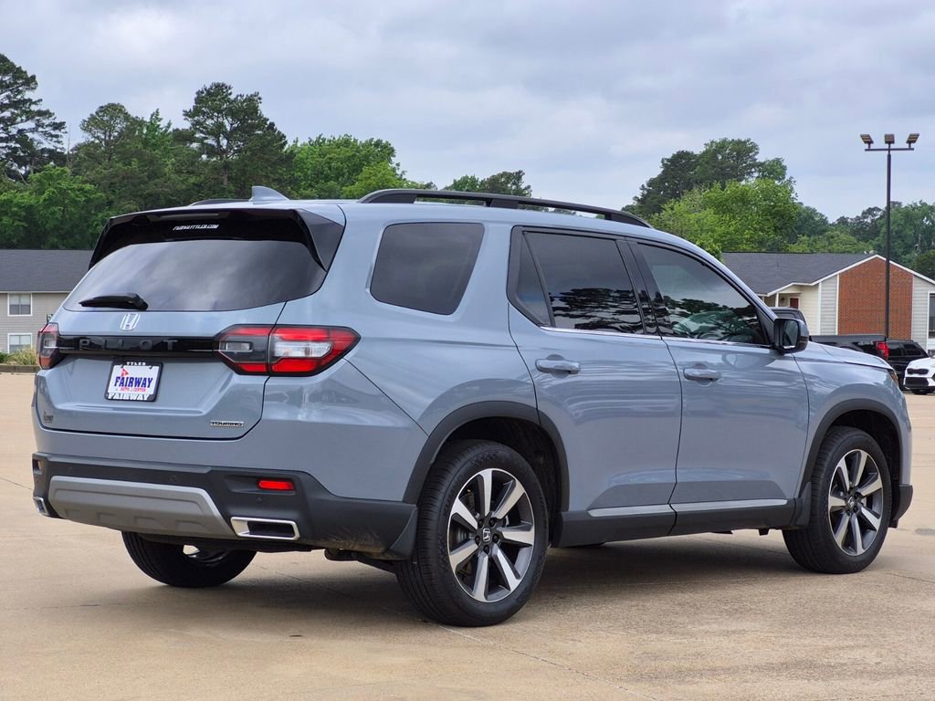 Used 2024 Honda Pilot Touring image 6
