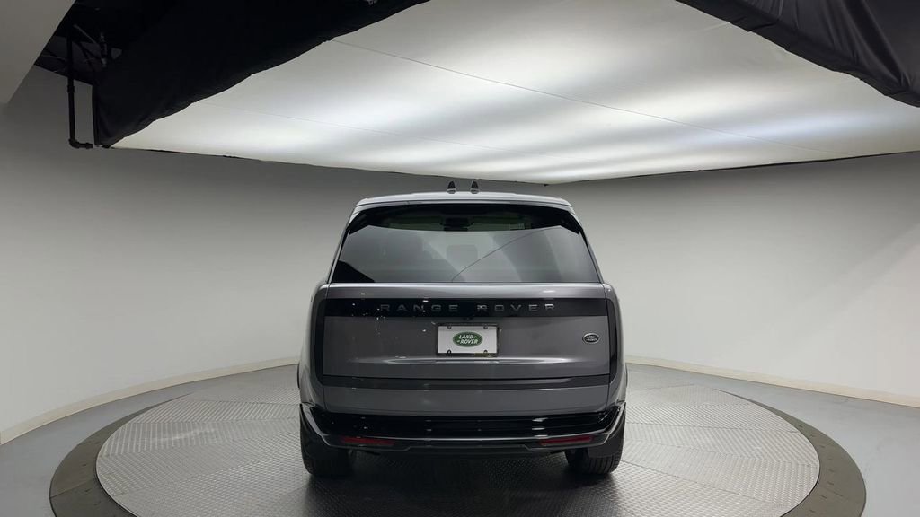 Certified 2023 Land Rover Range Rover SE image 7