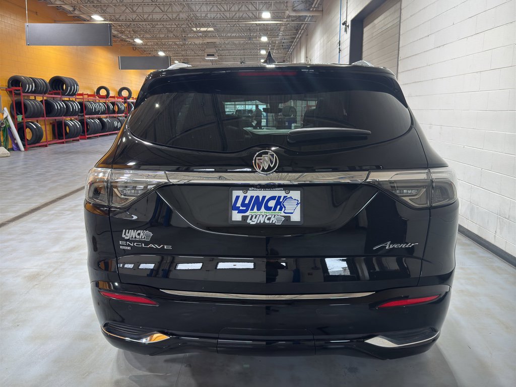 Used 2024 Buick Enclave Avenir image 4