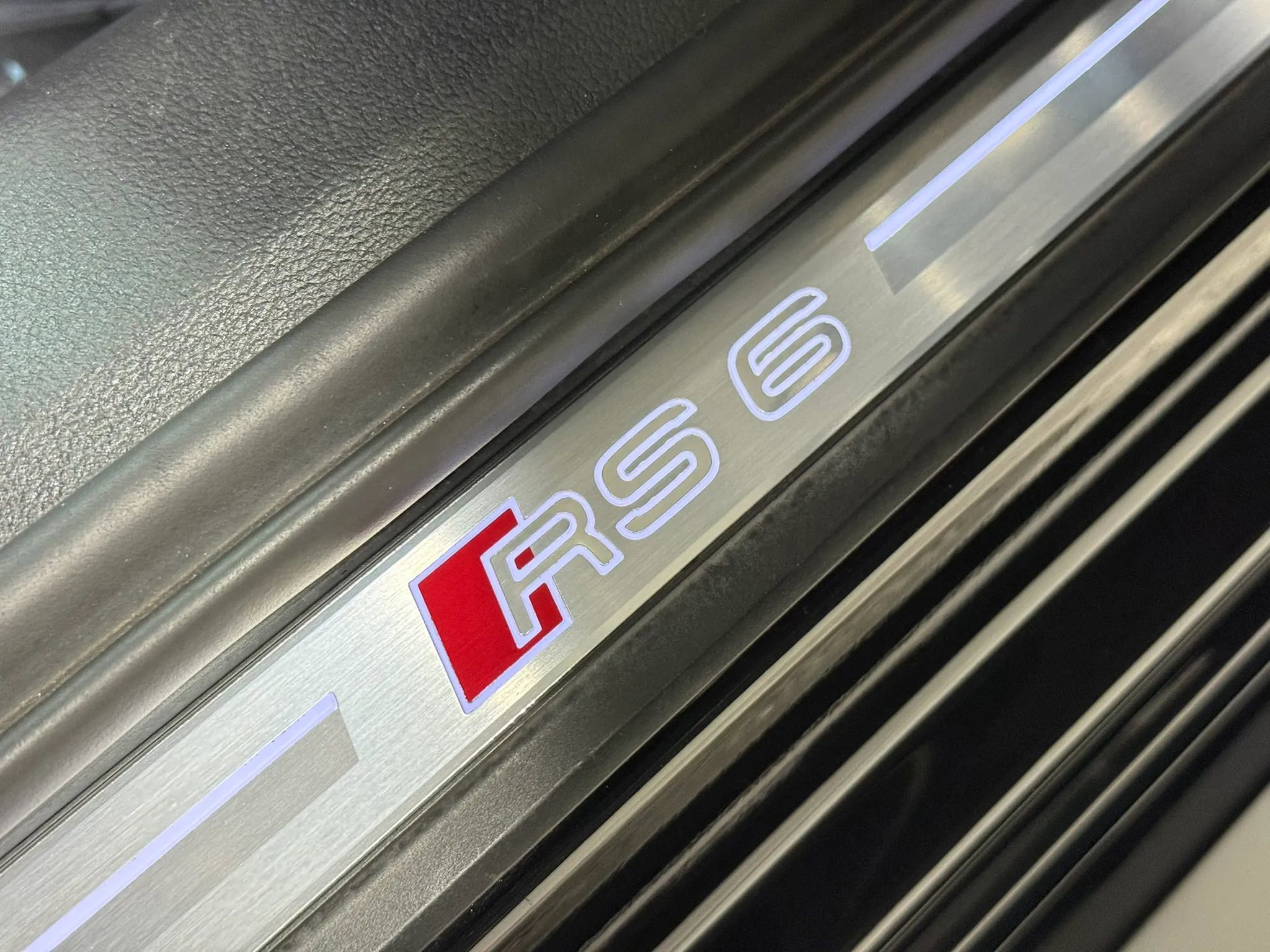 Used 2021 Audi RS 6 w/ Carbon Optic Package image 56