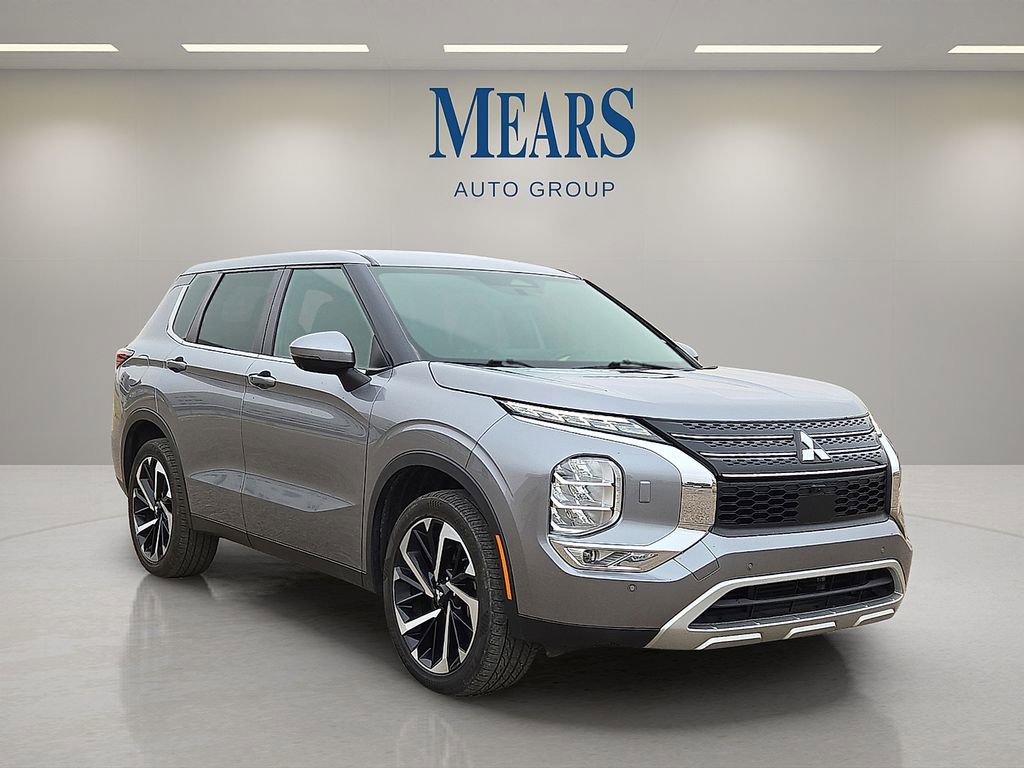 Used 2023 Mitsubishi Outlander SE image 7