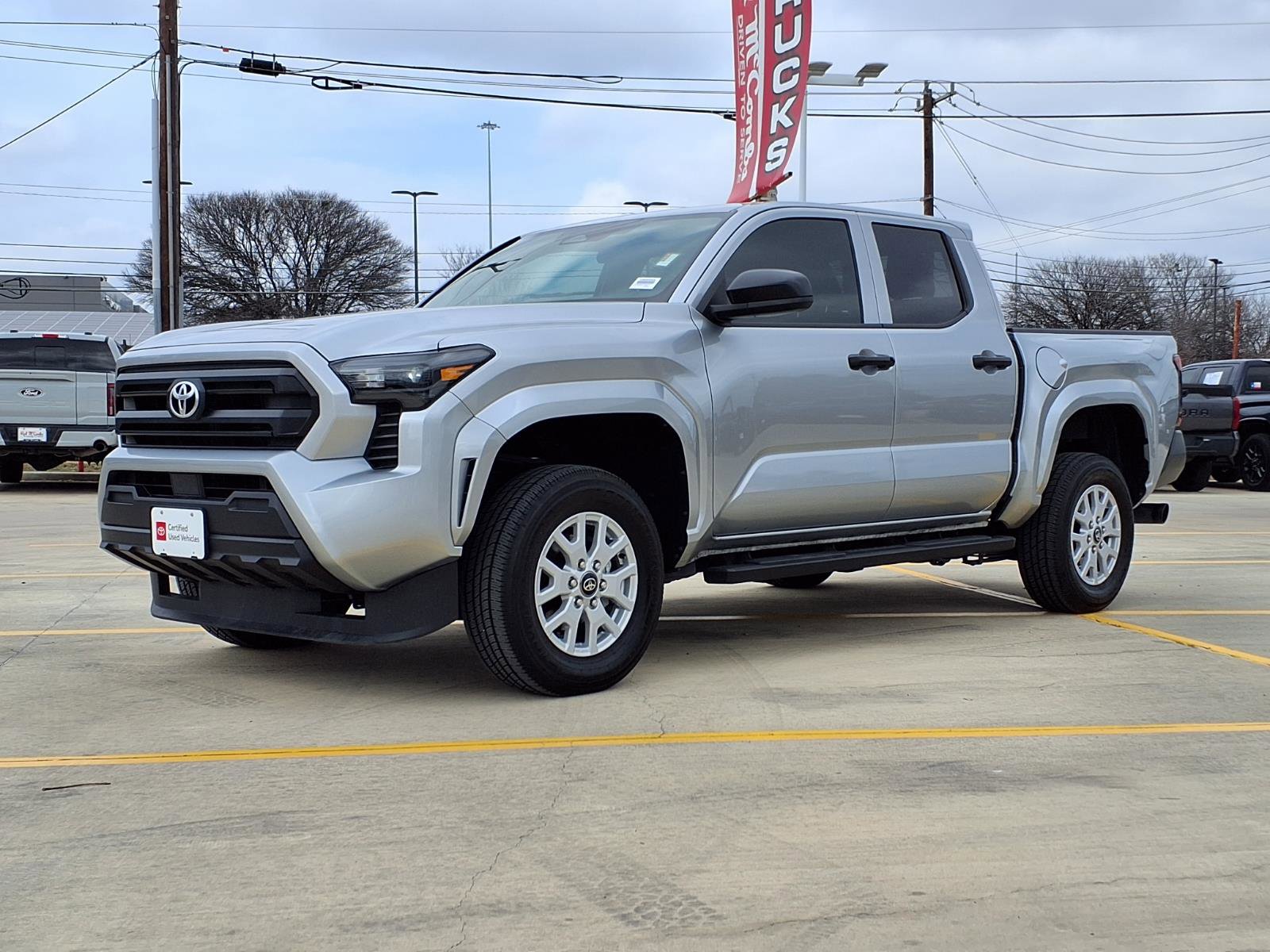 Used 2025 Toyota Tacoma SR image 1
