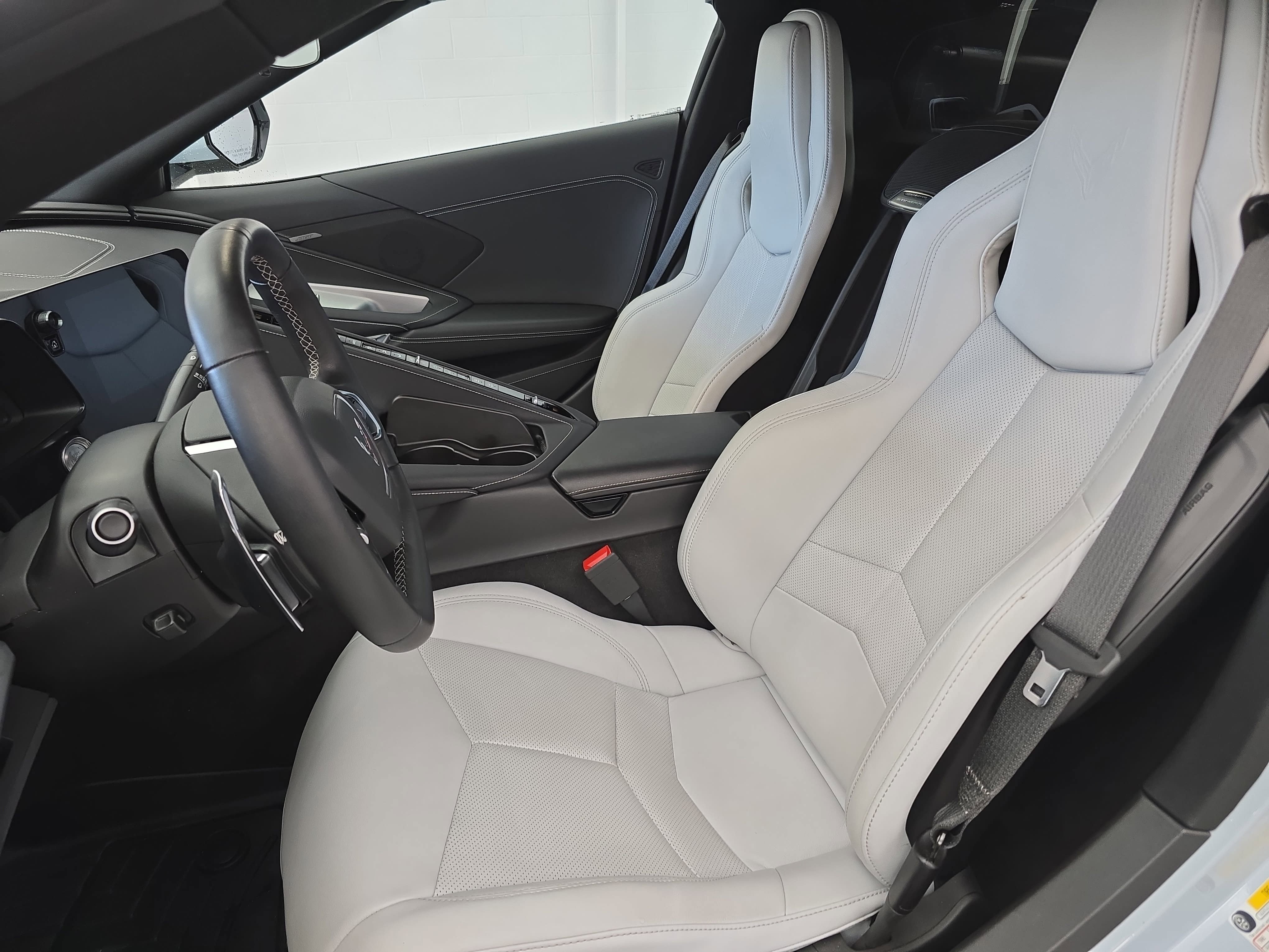 Used 2022 Chevrolet Corvette Stingray Coupe w/ 1LT image 11