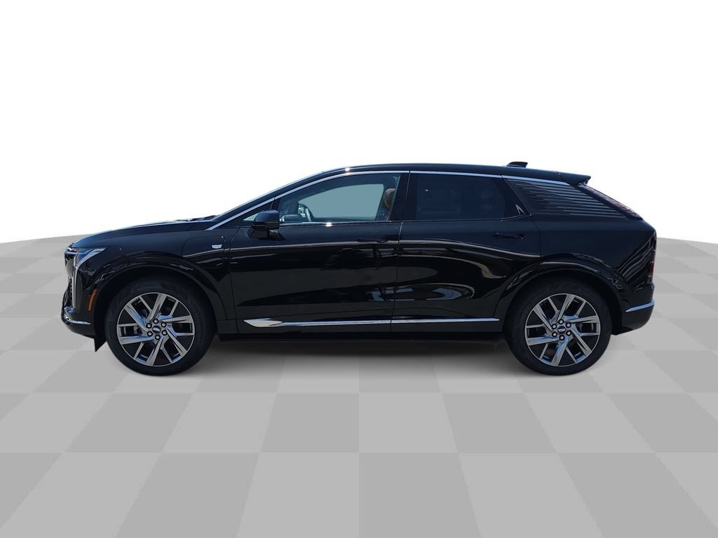 Used 2026 Cadillac Optiq Luxury 2 RWD image 5