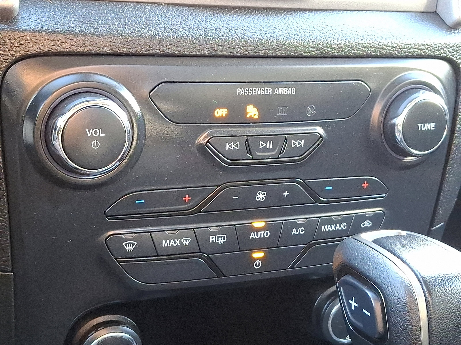 Certified 2020 Ford Ranger XLT w/ Equipment Group 301A Mid image 15