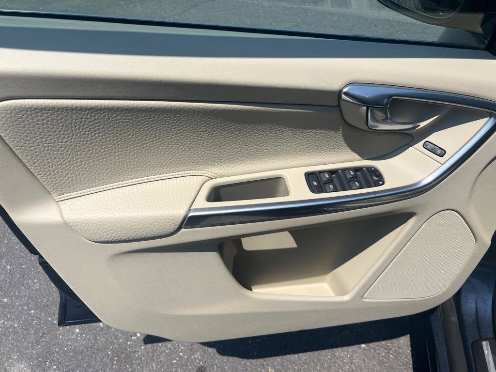 Used 2014 Volvo XC60 T6 AWD/4WD image 12