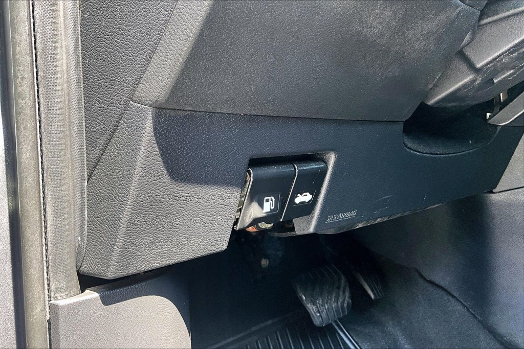 Used 2023 Nissan Kicks SV FWD image 15