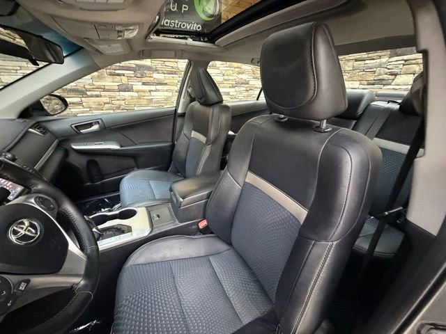 Used 2013 Toyota Camry SE FWD image 12