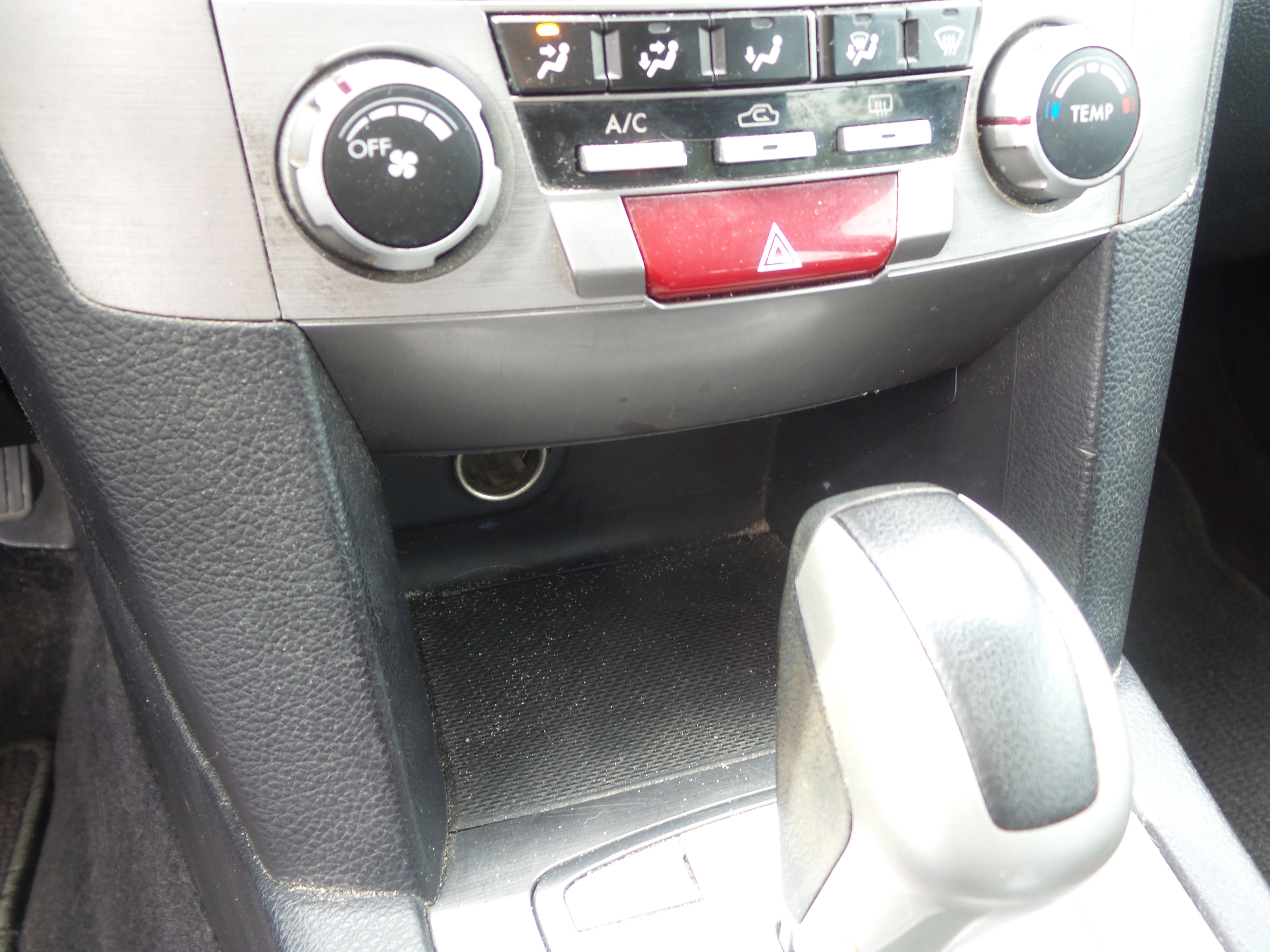 Used 2010 Subaru Outback 2.5i image 20