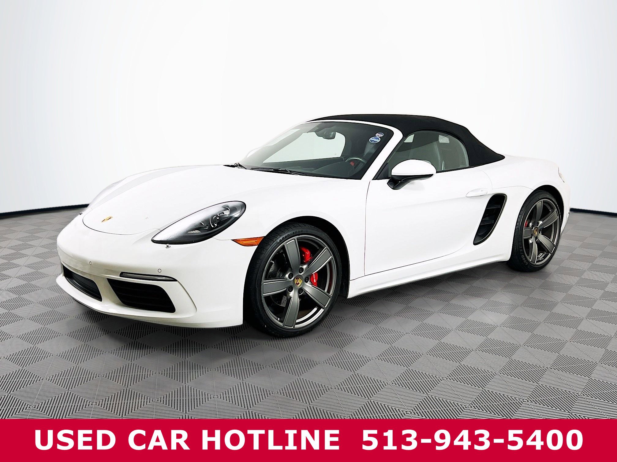 Used 2018 Porsche 718 Boxster S image 2