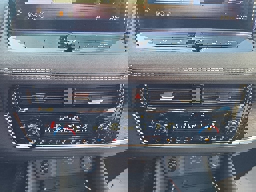 New 2026 Nissan Rogue Platinum image 25