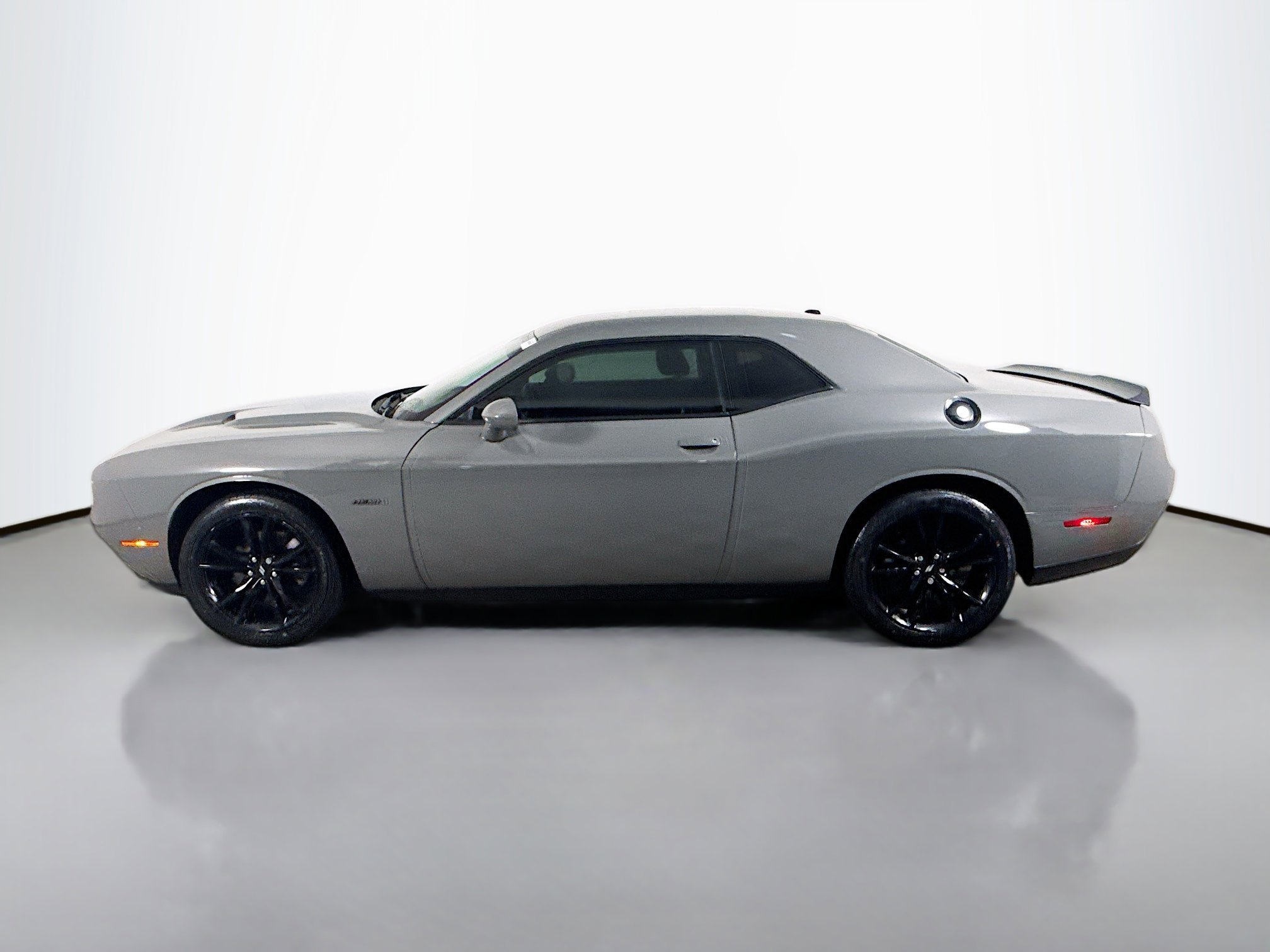Used 2018 Dodge Challenger R/T w/ Blacktop Package RWD image 6