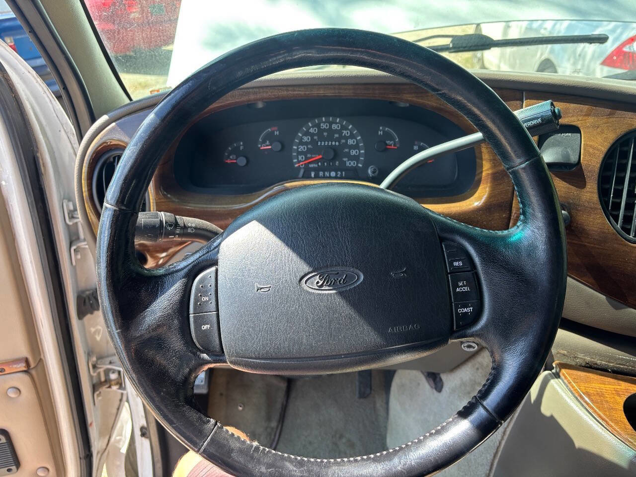 Used 1999 Ford E-250 and Econoline 250 RWD image 16