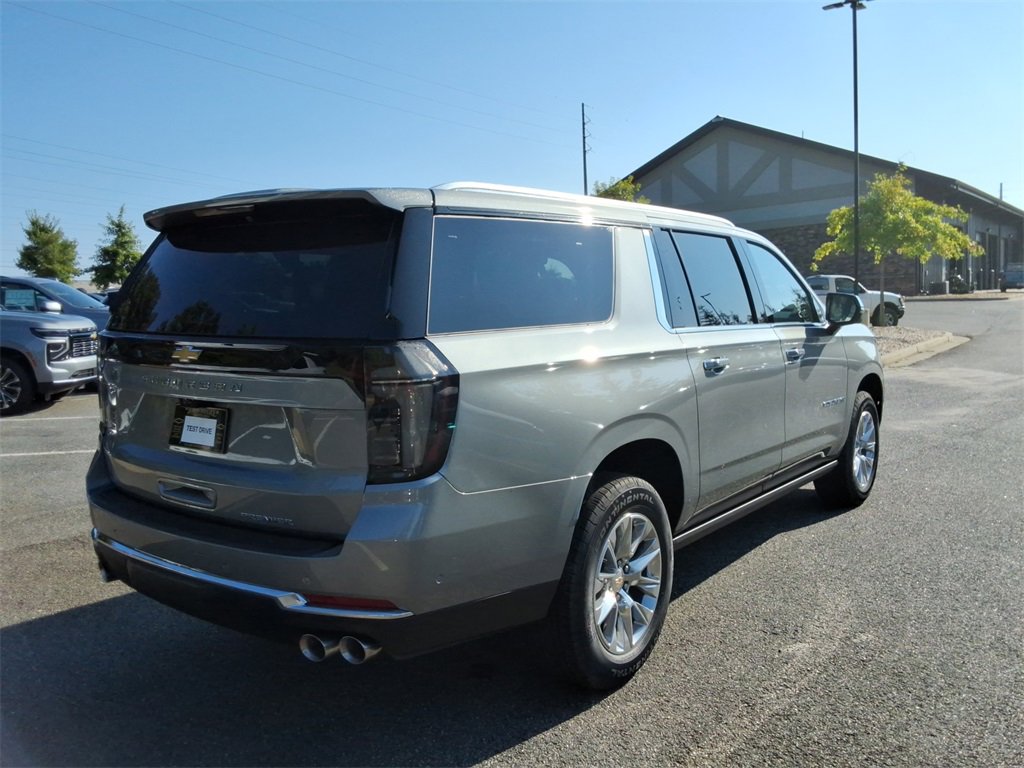 New 2026 Chevrolet Suburban Premier image 5